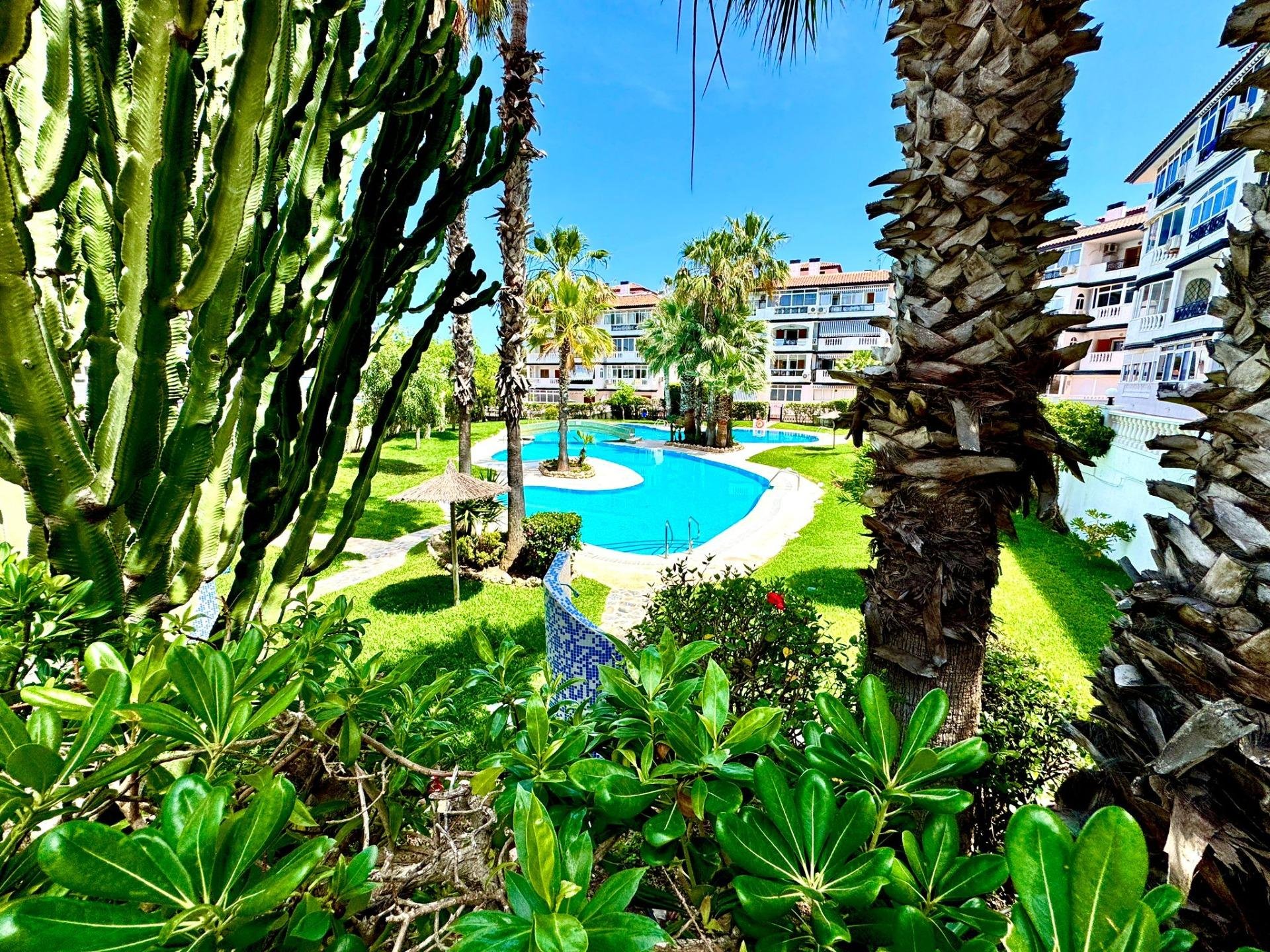 Duplex a Torrevieja, Alicante, Spagna 2 camere da letto, 65 mq. N° 173839