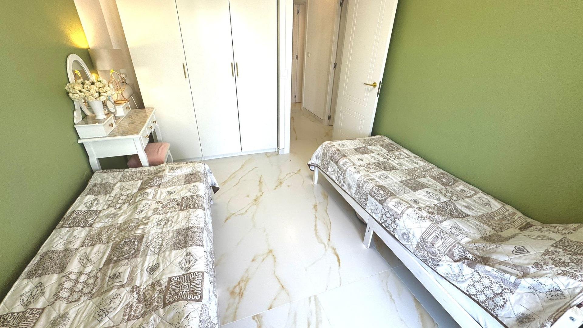 Duplex a Torrevieja, Alicante, Spagna 2 camere da letto, 65 mq. N° 173839