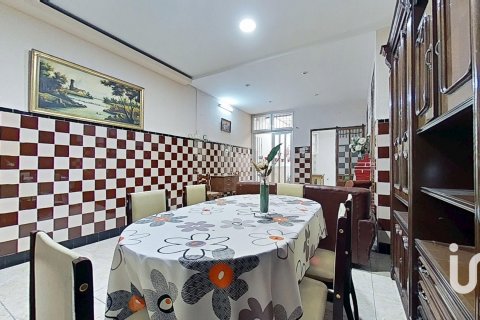 Kaupunkipientalo myytävänä Vila-real, Castellon, Espanja, 4 makuuhuonetta, 200 m2 No. 153298 - kuva 3