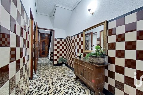 Kaupunkipientalo myytävänä Vila-real, Castellon, Espanja, 4 makuuhuonetta, 200 m2 No. 153298 - kuva 15