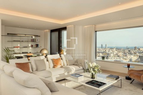 Продажа квартиры в Барселона, Испания 3 спальни, 287м2 №150765 - фото 2
