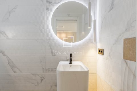 Apartment for sale in Barcelona, Spain 2 bedrooms, 98 sq.m. No. 150768 - photo 22