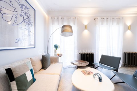 Apartment à Madrid, Espagne 2 chambres, 89 m2 No. 178613