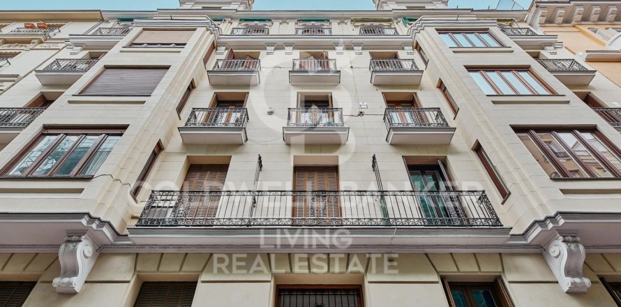 Apartment à Madrid, Espagne 2 chambres, 71 m2 No. 178614