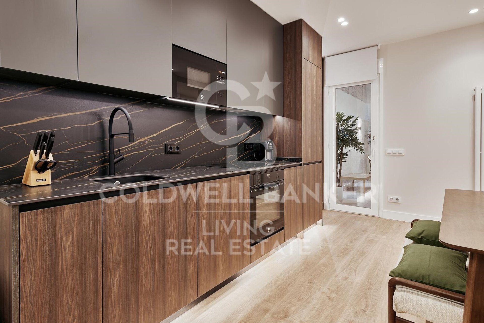 Apartamento en Madrid, España 2 dormitorios, 71 m2 No. 178614