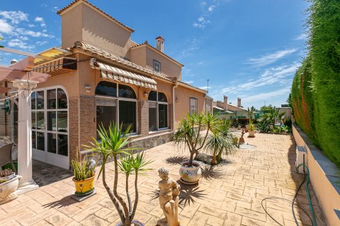 Huvila myytävänä La Zenia, Alicante, Espanja, 4 makuuhuonetta, 158 m2 No. 189538 - kuva 2