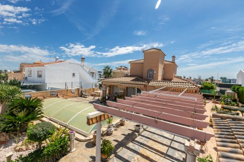 Huvila myytävänä La Zenia, Alicante, Espanja, 4 makuuhuonetta, 158 m2 No. 189538 - kuva 3