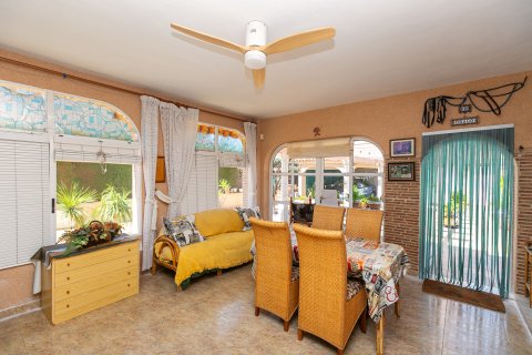 Huvila myytävänä La Zenia, Alicante, Espanja, 4 makuuhuonetta, 158 m2 No. 189538 - kuva 12
