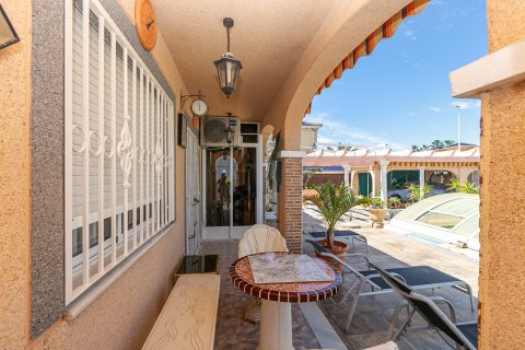 Huvila myytävänä La Zenia, Alicante, Espanja, 4 makuuhuonetta, 158 m2 No. 189538 - kuva 7