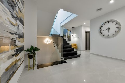 Huvila myytävänä Finestrat, Alicante, Espanja, 8 makuuhuonetta, 998 m2 No. 142480 - kuva 15