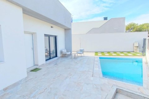 Villa till salu i Pinar De Campoverde, Alicante, Spanien 3 sovrum, 116 kvm. Nr. 75482 - foto 16
