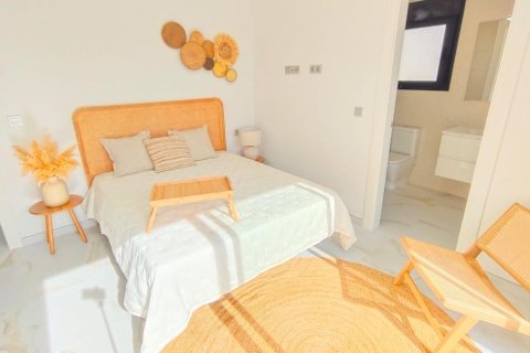 Villa till salu i Pinar De Campoverde, Alicante, Spanien 3 sovrum, 116 kvm. Nr. 75482 - foto 14