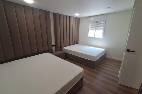 Huoneisto vuokrattavana Benidorm, Alicante, Espanja , 79 m2 No. 166567 - kuva 21