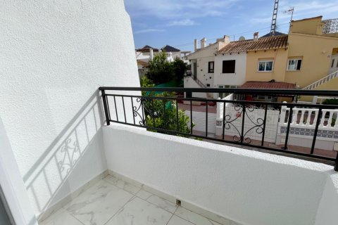Kaupunkipientalo myytävänä Los Balcones, Alicante, Espanja, 3 makuuhuonetta, 78 m2 No. 143659 - kuva 14