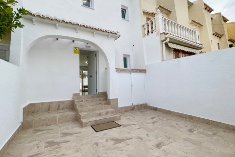 Kaupunkipientalo myytävänä Los Balcones, Alicante, Espanja, 3 makuuhuonetta, 78 m2 No. 143659 - kuva 3