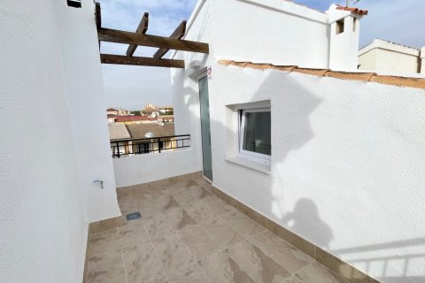 Kaupunkipientalo myytävänä Los Balcones, Alicante, Espanja, 3 makuuhuonetta, 78 m2 No. 143659 - kuva 13