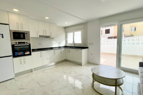 Kaupunkipientalo myytävänä Los Balcones, Alicante, Espanja, 3 makuuhuonetta, 78 m2 No. 143659 - kuva 5