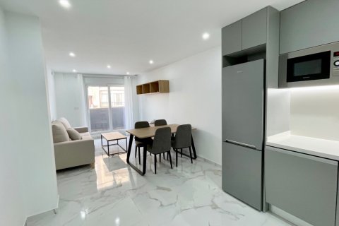 Apartment à vendre à Torrevieja, Alicante, Espagne, 2 chambres, 75 m2 No. 143660 - photo 4