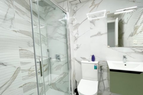 Apartment à vendre à Torrevieja, Alicante, Espagne, 2 chambres, 75 m2 No. 143660 - photo 11