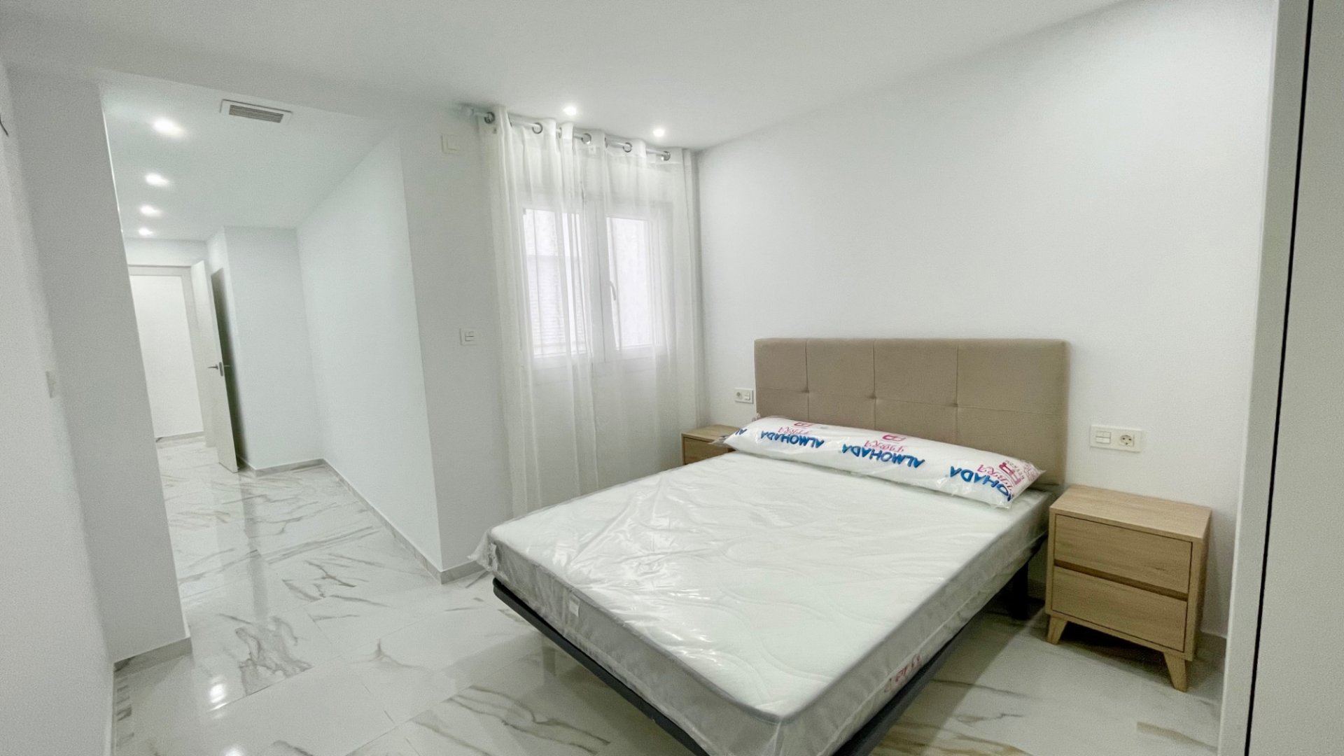 Apartment in Torrevieja, Alicante, Spain 2 bedrooms, 75 sq.m. No. 143660