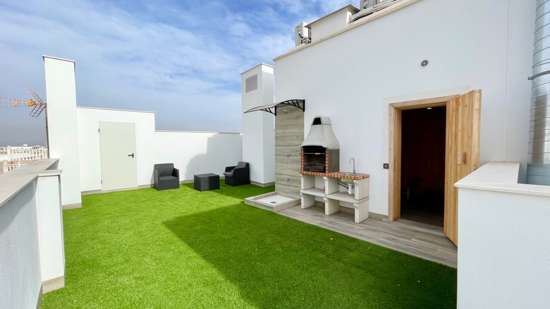 Apartment in Torrevieja, Alicante, Spain 2 bedrooms, 75 sq.m. No. 143660