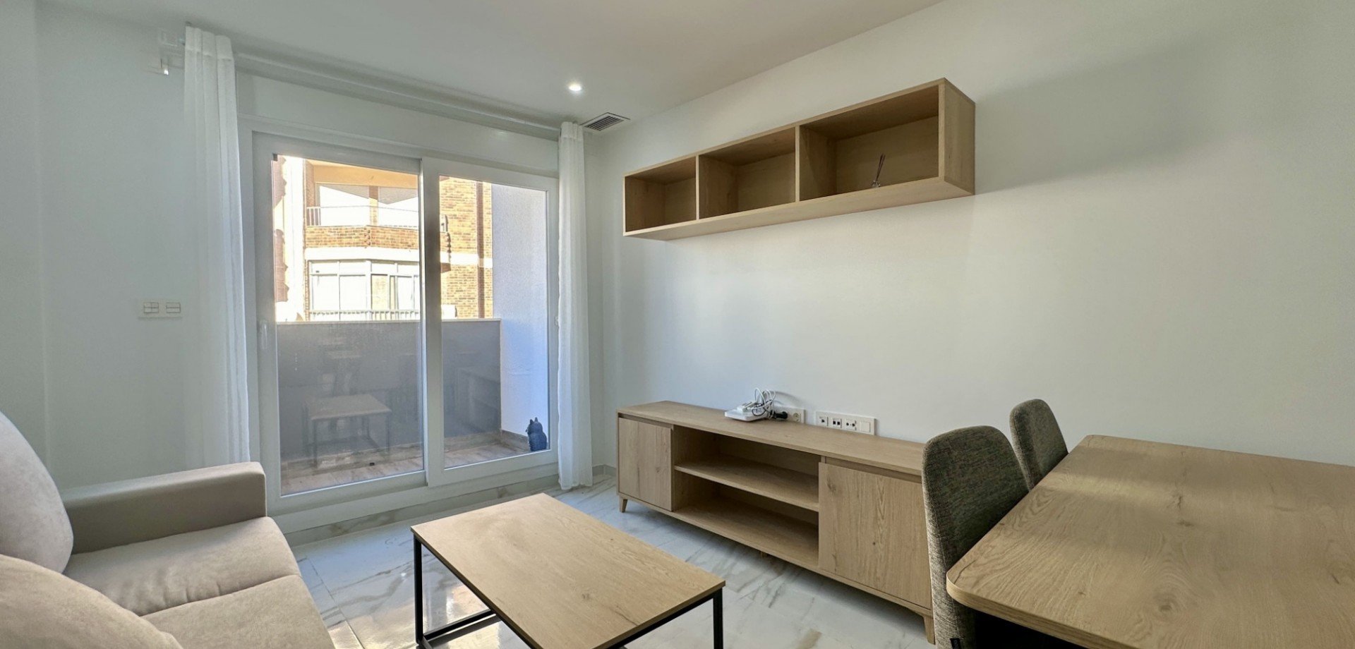 Apartment in Torrevieja, Alicante, Spain 2 bedrooms, 75 sq.m. No. 143661