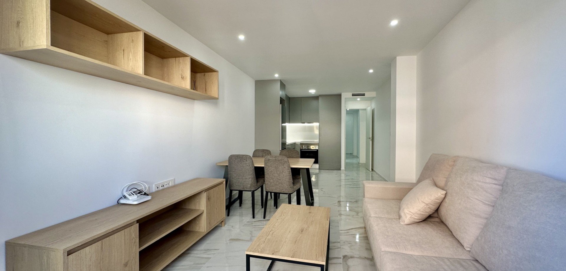 Apartment in Torrevieja, Alicante, Spain 2 bedrooms, 75 sq.m. No. 143661