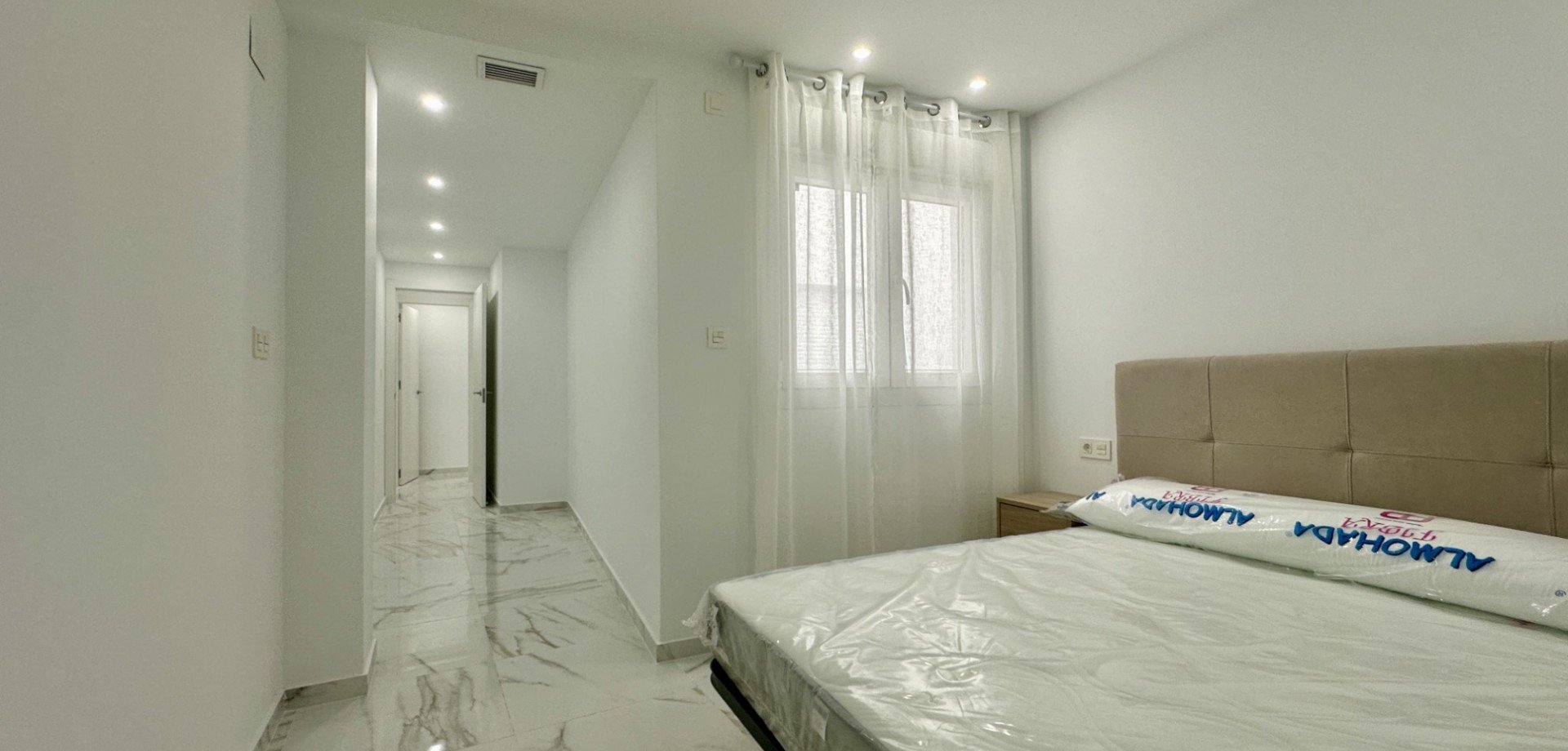 Apartment in Torrevieja, Alicante, Spain 2 bedrooms, 75 sq.m. No. 143661