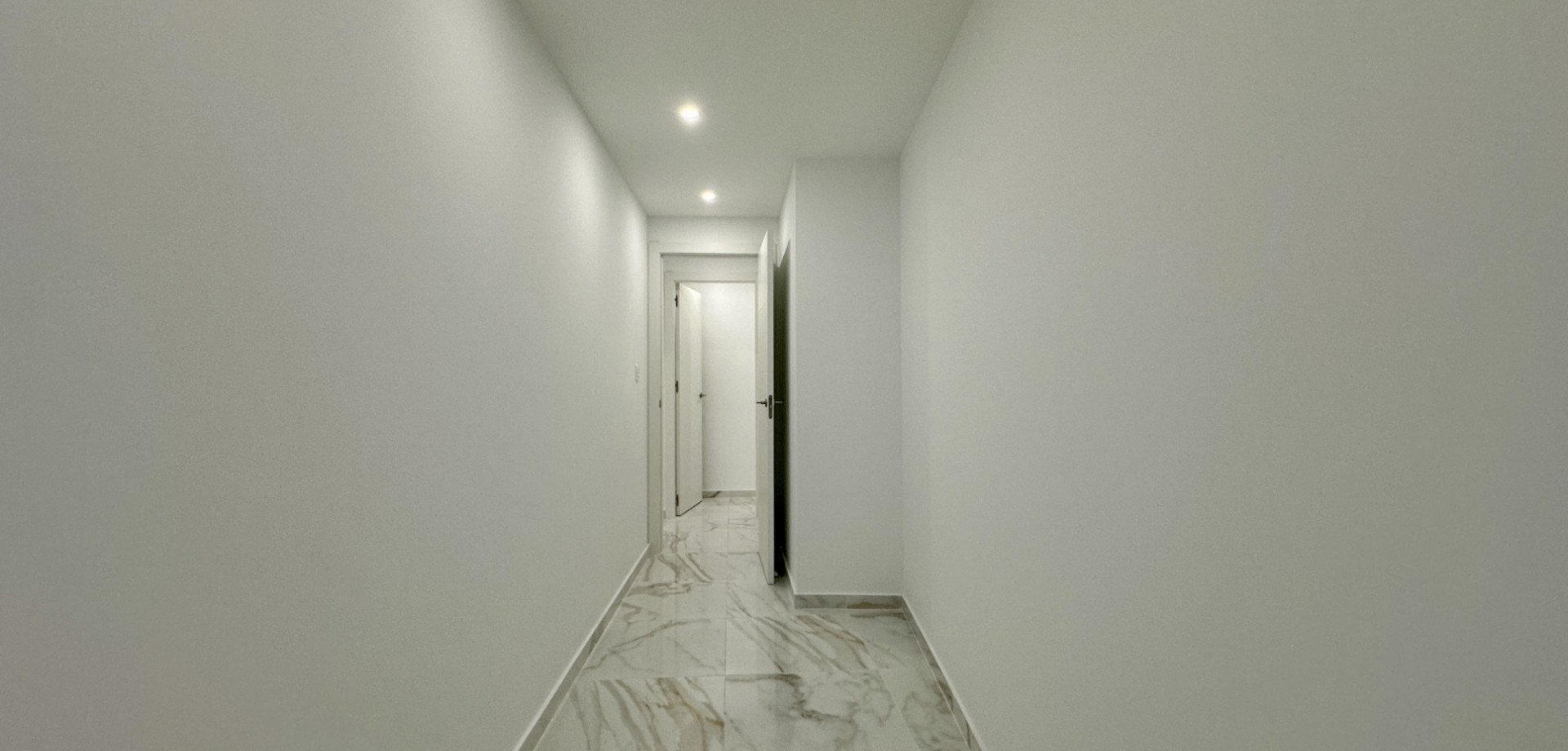 Apartment in Torrevieja, Alicante, Spain 2 bedrooms, 75 sq.m. No. 143661