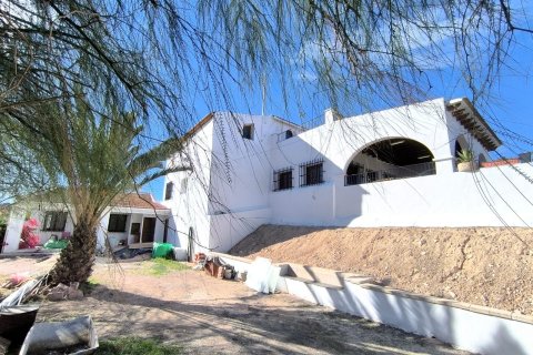Villa for sale in Novelda, Alicante, Spain 8 bedrooms, 414 sq.m. No. 143664 - photo 2