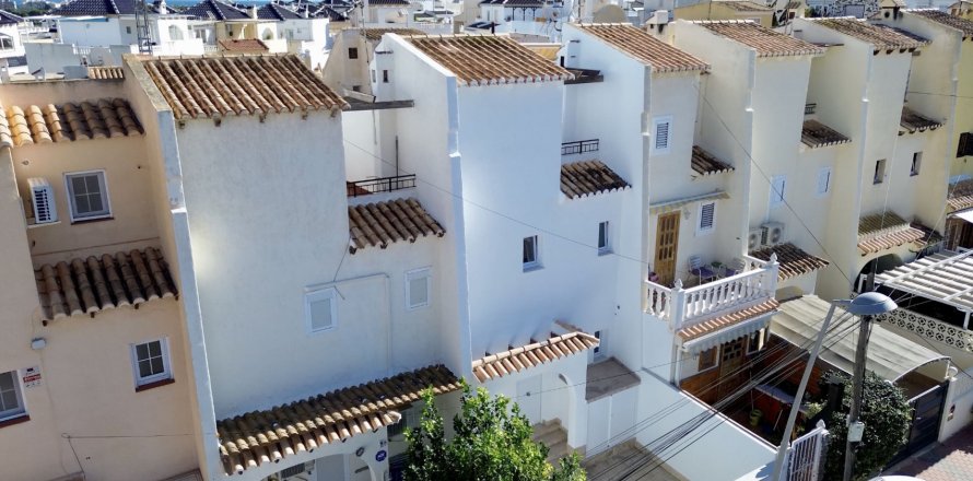 Townhouse in Torrevieja, Alicante, Spanien 3 Schlafzimmer, 68 m2 Nr. 143662
