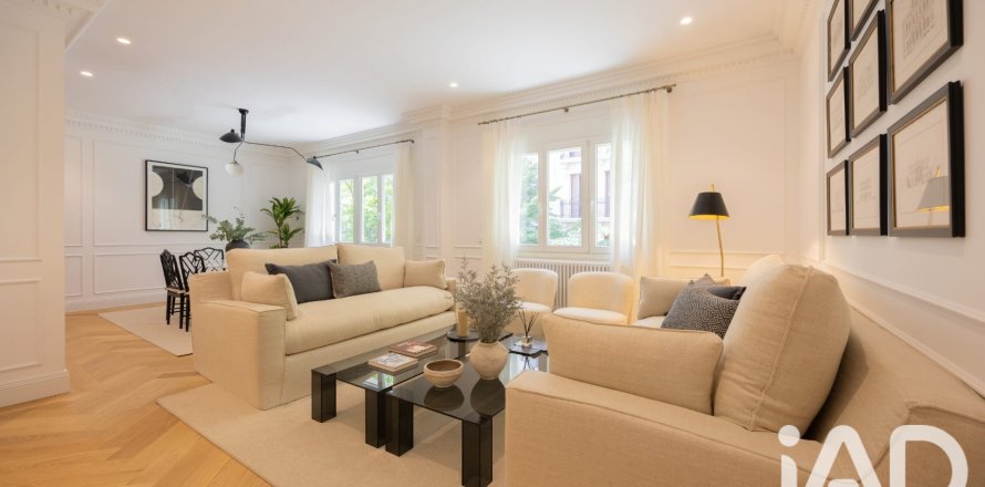 Wohnung in Madrid, Spanien 3 Schlafzimmer, 161 m2 Nr. 196552