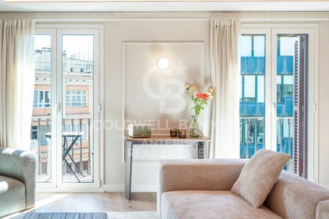 Apartment à vendre à Barcelona, Espagne, 3 chambres, 138 m2 No. 178497 - photo 3