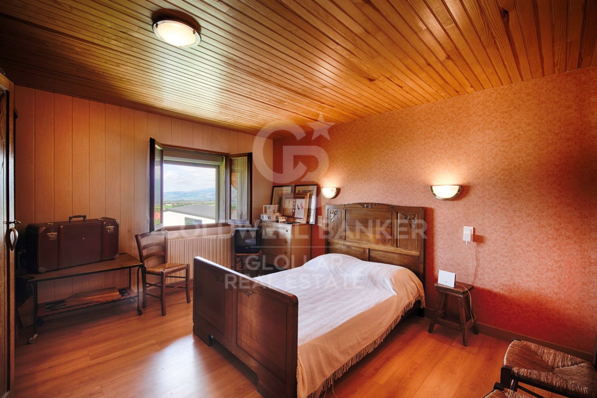 House en Espagne 6 chambres, 370 m2 No. 178500