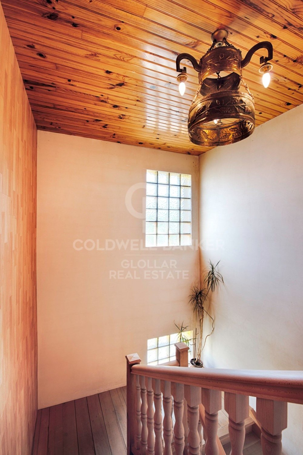 House en Espagne 6 chambres, 370 m2 No. 178500