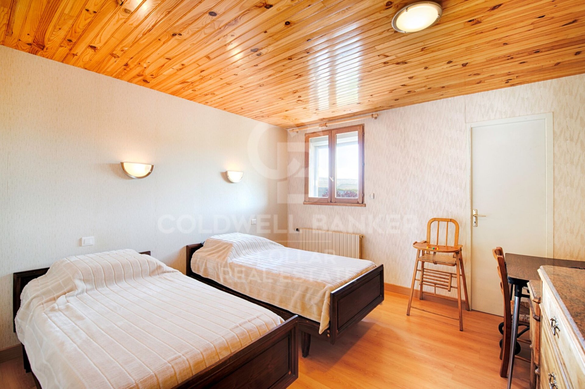 House en Espagne 6 chambres, 370 m2 No. 178500