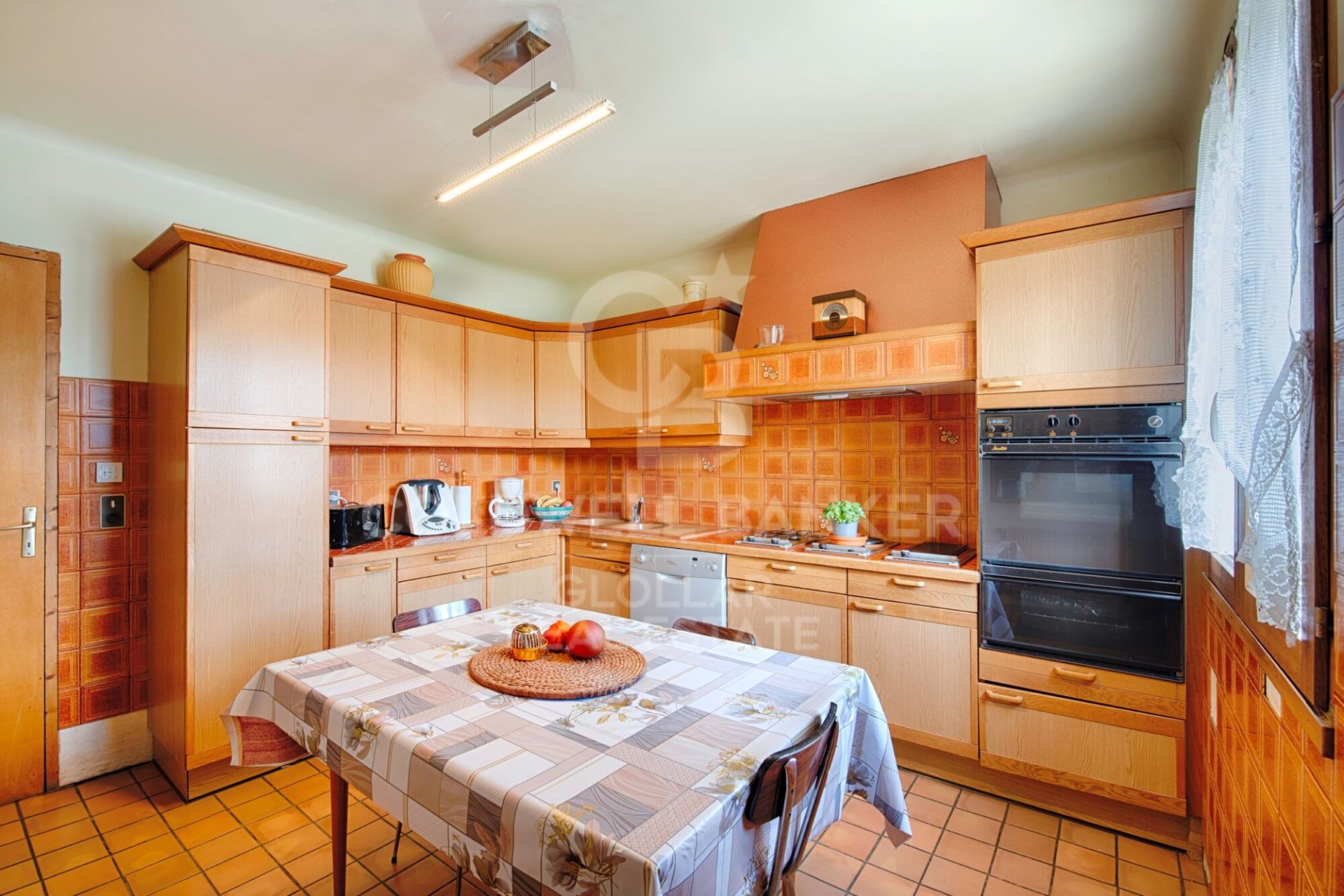 House en Espagne 6 chambres, 370 m2 No. 178500