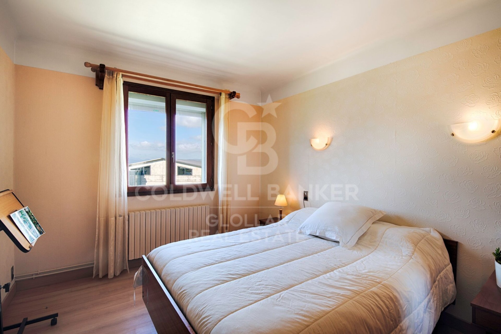 House en Espagne 6 chambres, 370 m2 No. 178500