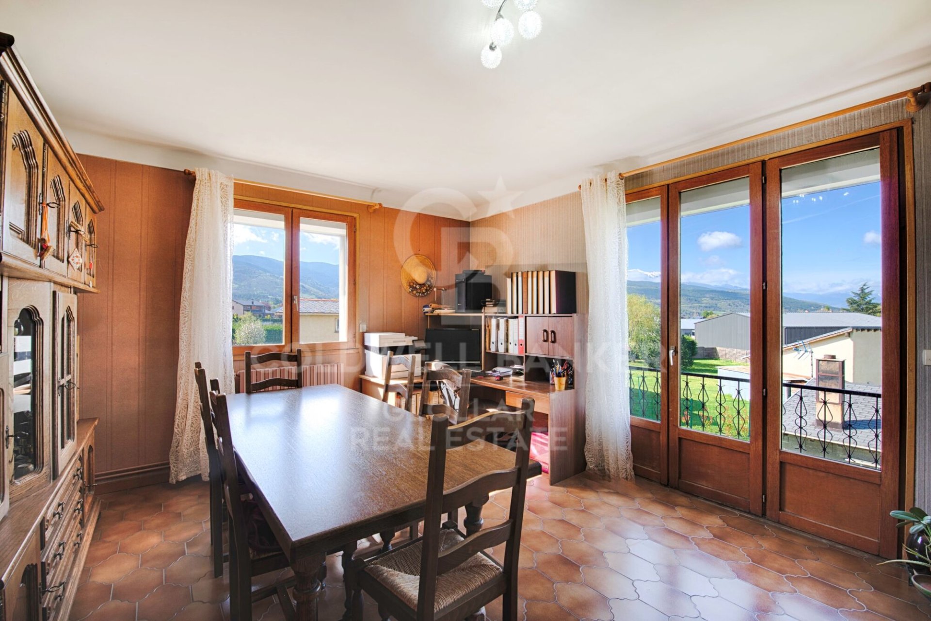 House en Espagne 6 chambres, 370 m2 No. 178500