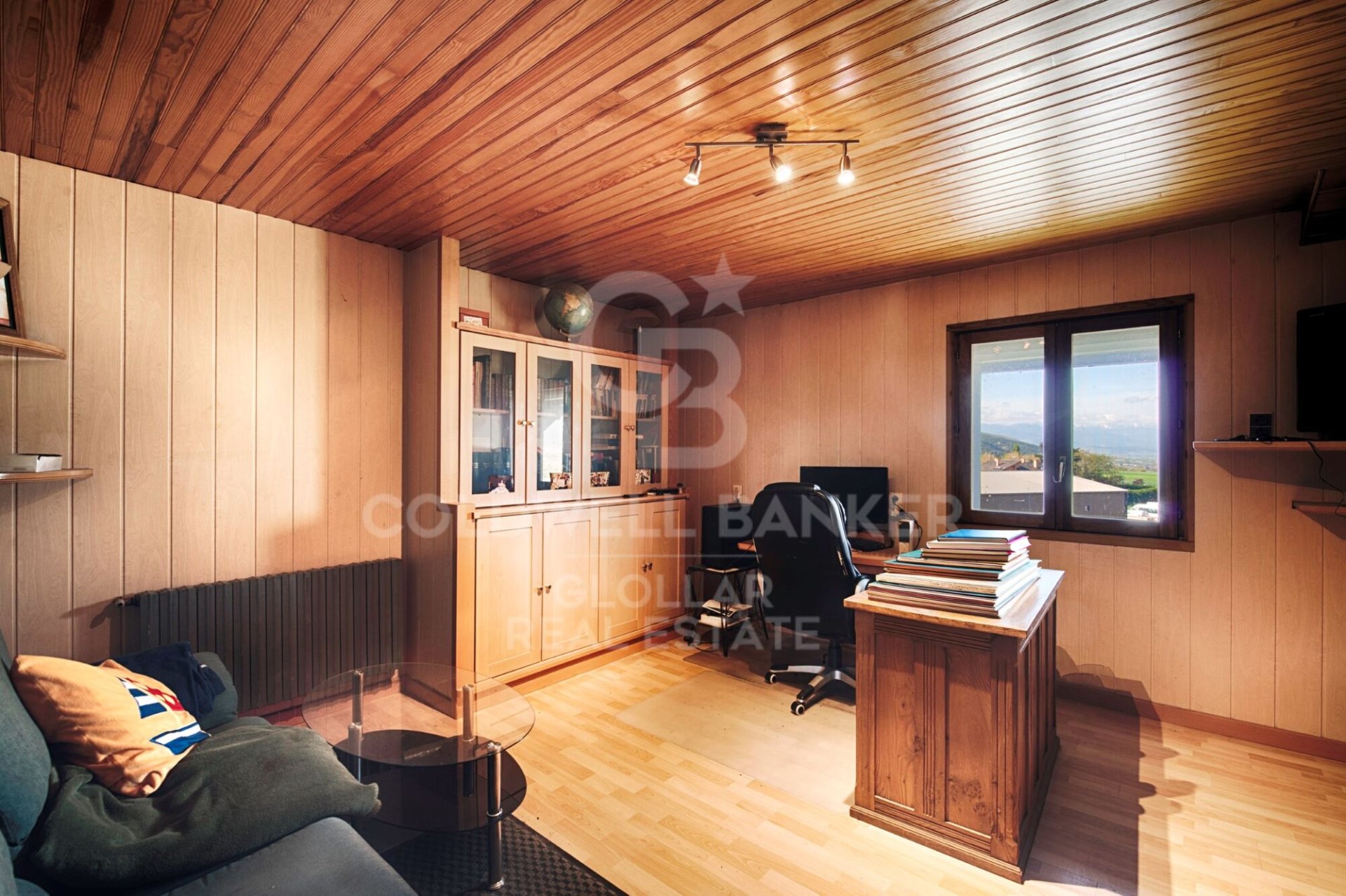 House en Espagne 6 chambres, 370 m2 No. 178500