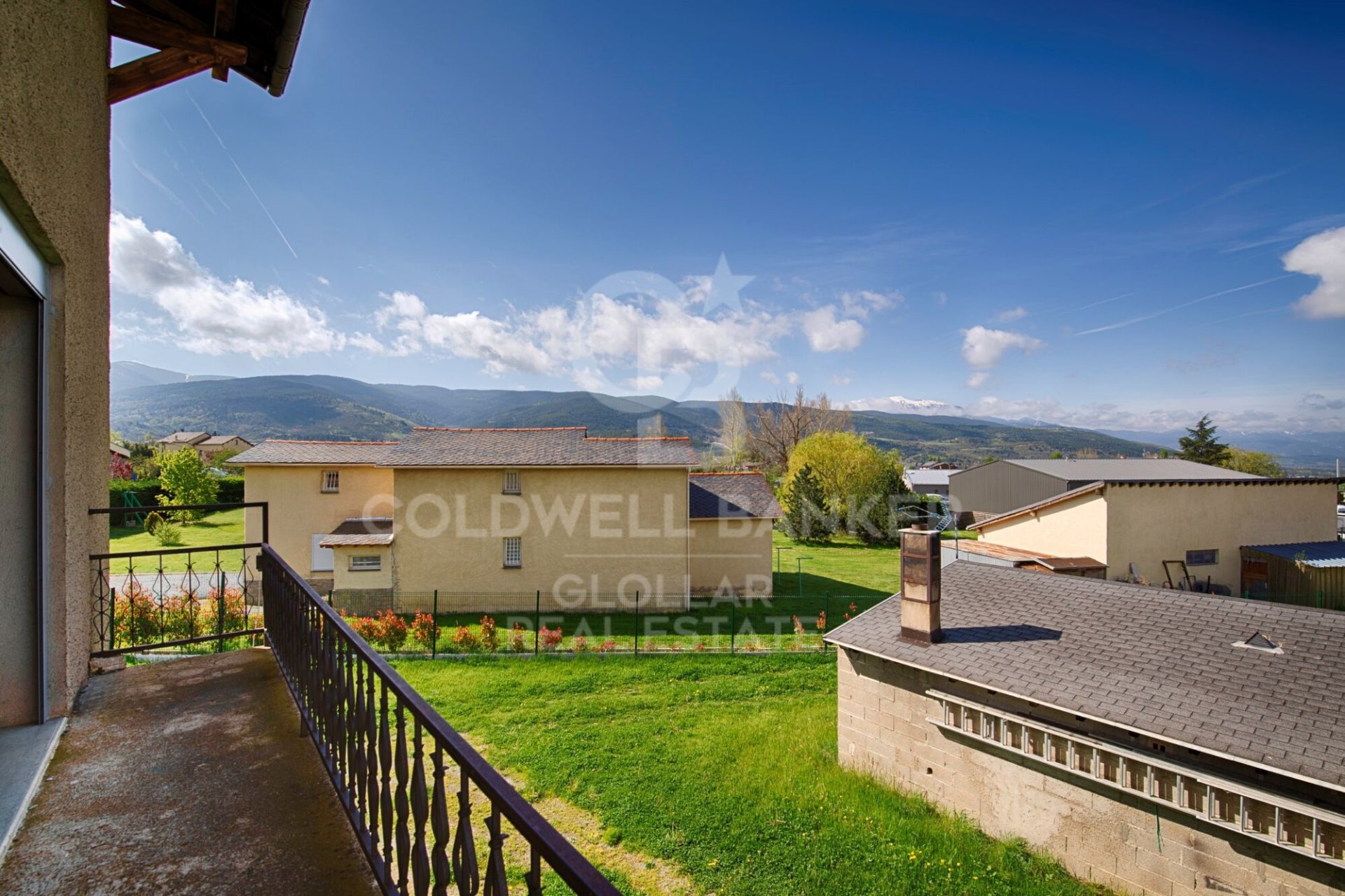 House en Espagne 6 chambres, 370 m2 No. 178500