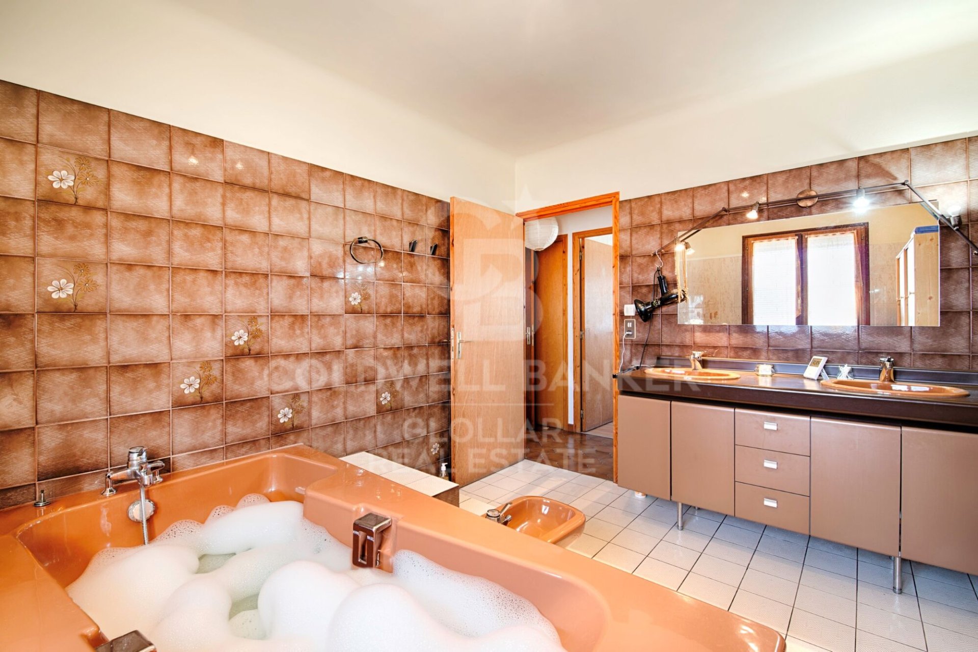 House en Espagne 6 chambres, 370 m2 No. 178500