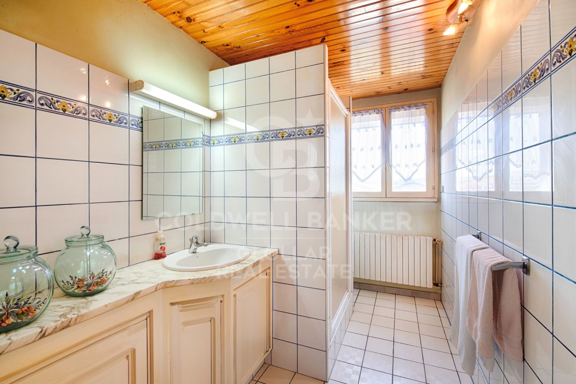 House en Espagne 6 chambres, 370 m2 No. 178500