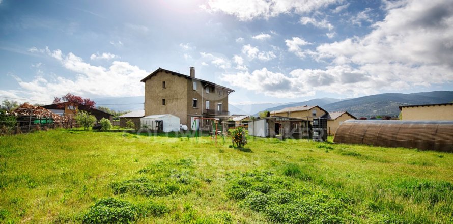 House en Espagne 6 chambres, 370 m2 No. 178500