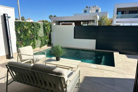Villa en venta en San Pedro del Pinatar, Murcia, España 3 dormitorios, 151 m2 No. 141786 - foto 3