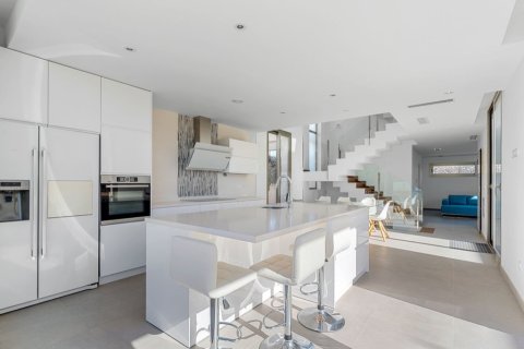 Villa zum Verkauf in Alicante, Spanien 6 Schlafzimmer, 197 m2 Nr. 145300 - Foto 11