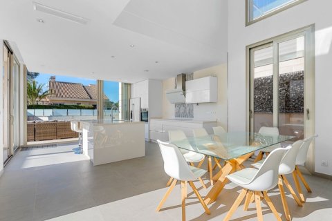 Villa zum Verkauf in Alicante, Spanien 6 Schlafzimmer, 197 m2 Nr. 145300 - Foto 10