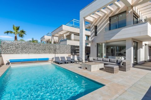 Villa zum Verkauf in Alicante, Spanien 6 Schlafzimmer, 197 m2 Nr. 145300 - Foto 6