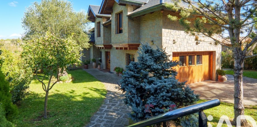 House à Castellterçol, Barcelona, Espagne 6 chambres, 500 m2 No. 152767