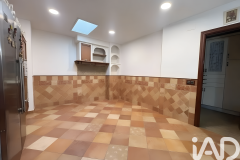 Dom w Villalbilla, Madrid, Hiszpania 7 sypialni, 351 mkw. nr 152768 – zdjęcie 27